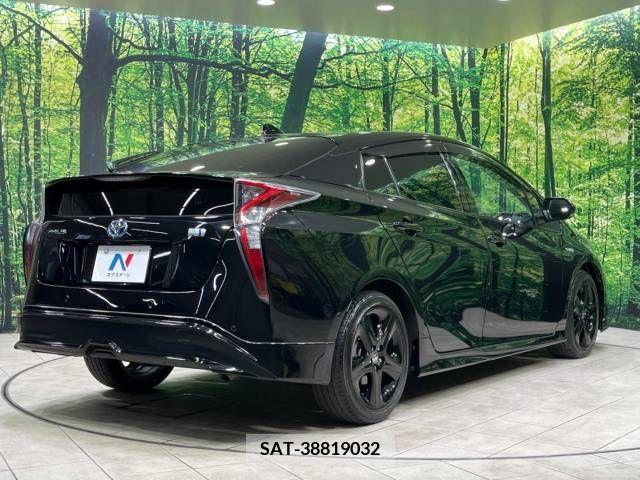 Toyota PRIUS 2018-02 237798-17