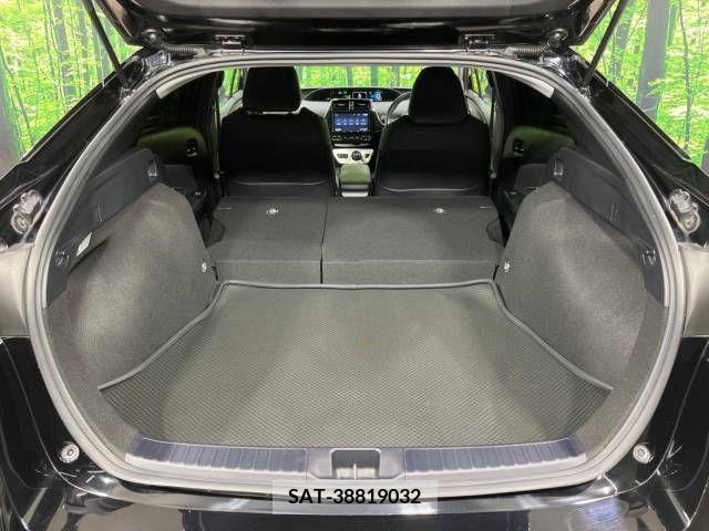 Toyota PRIUS 2018-02 237798-10