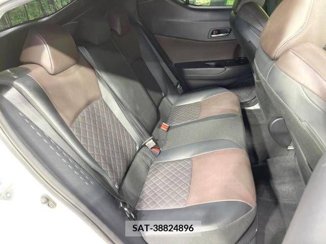 Toyota C-HR 2017-06 374240-9