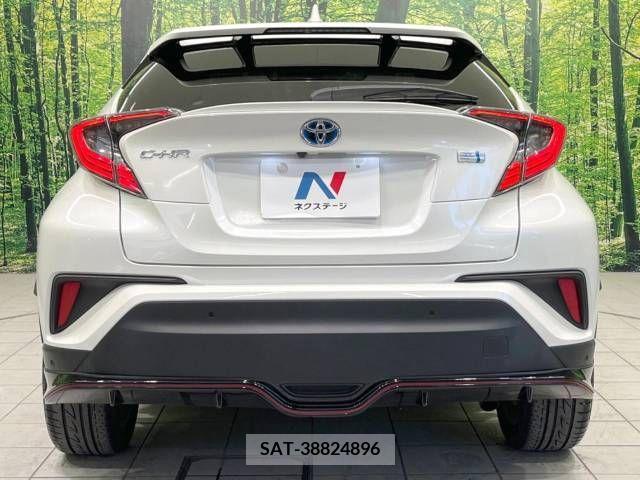 Toyota C-HR 2017-06 374240-15