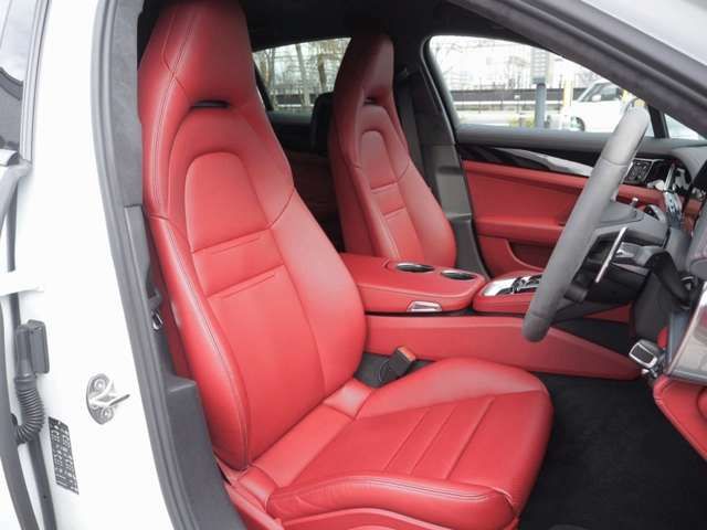 Porsche PANAMERA 2021-05 11040-2