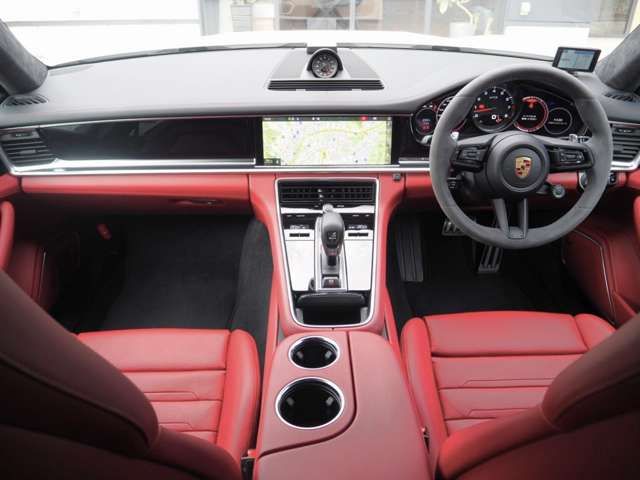 Porsche PANAMERA 2021-05 11040-15