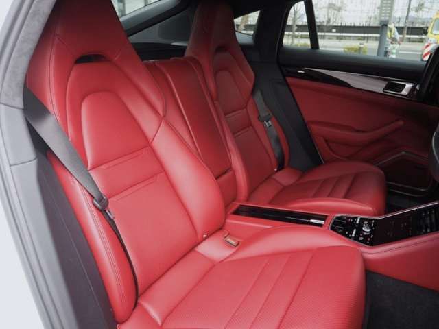 Porsche PANAMERA 2021-05 11040-11