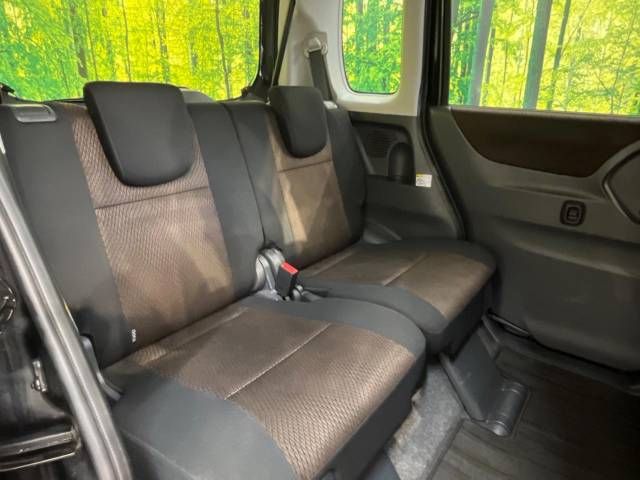 Nissan ROOX 2012-06 4702-9