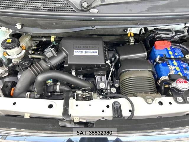 Honda N BOX CUSTOM 2018-03 352868-18