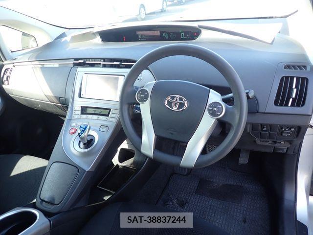 Toyota PRIUS 2014-02 219793-1