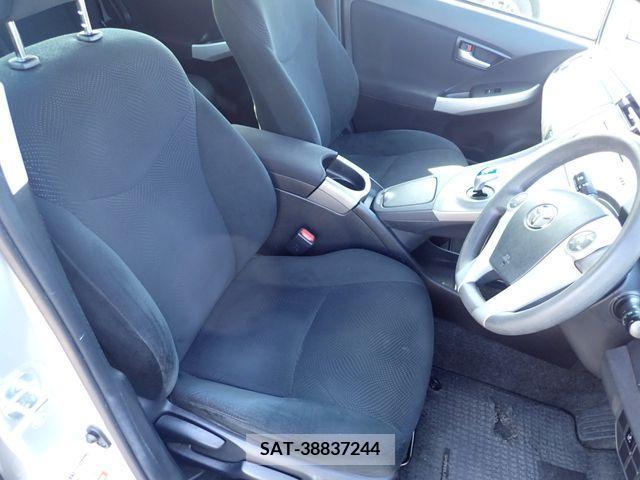 Toyota PRIUS 2014-02 219793-16