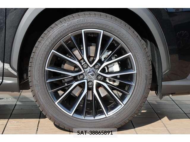 Lexus NX 2023-08 299138-15