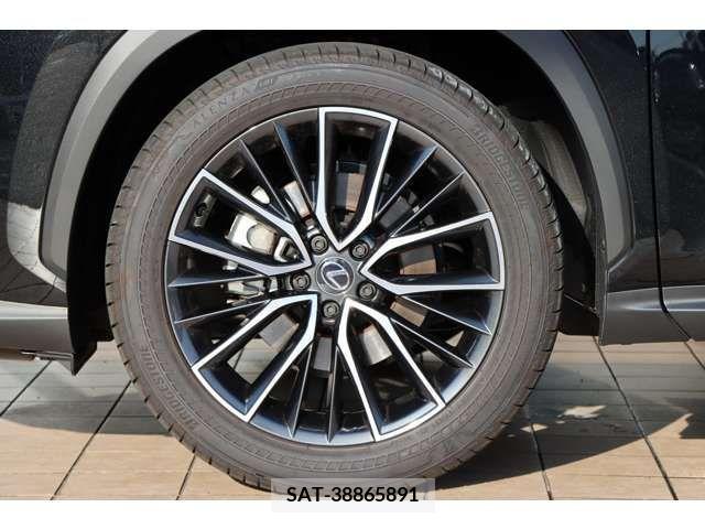 Lexus NX 2023-08 299138-18