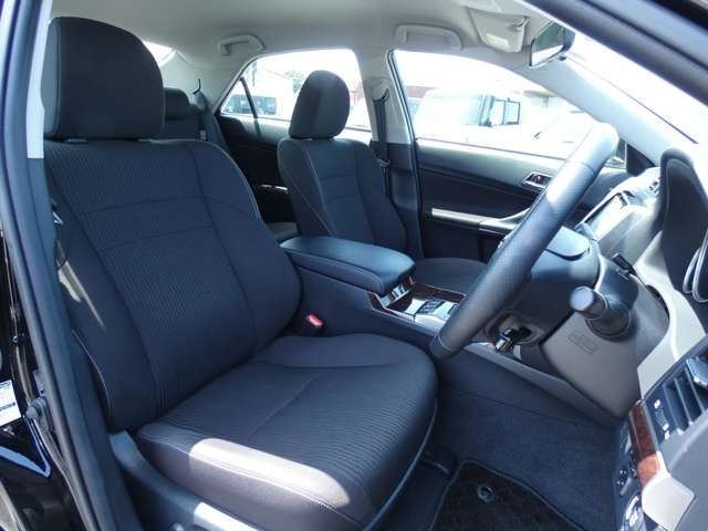 Toyota MARK X 2017-01 7753-19