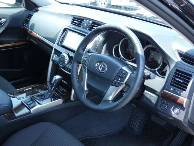 Toyota MARK X 2017-01 7753-11