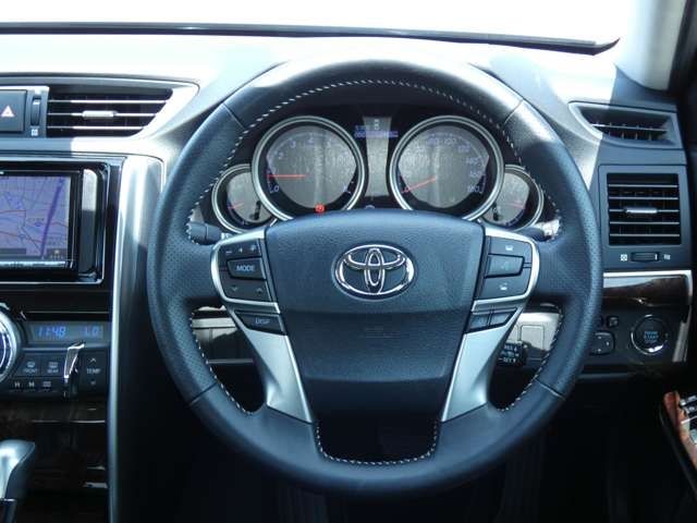 Toyota MARK X 2017-01 7753-12