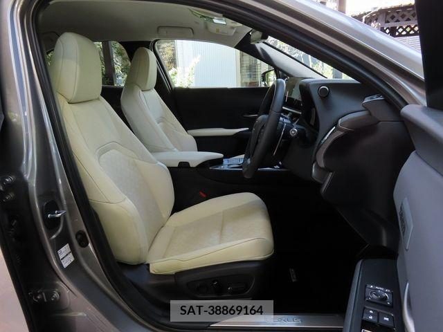Lexus UX 2023-02 388150-12