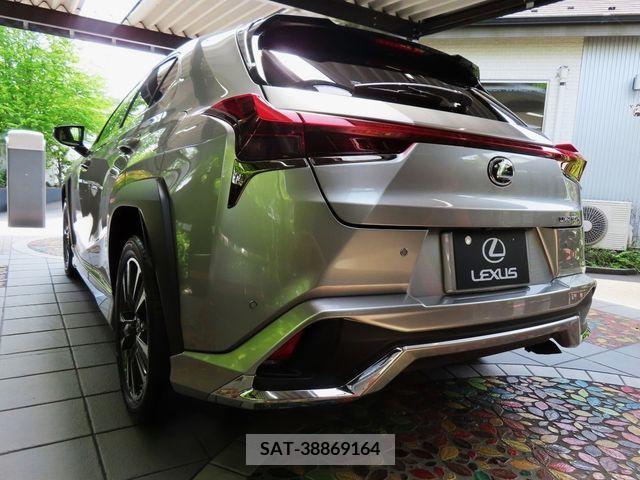 Lexus UX 2023-02 388150-1