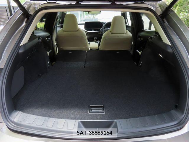 Lexus UX 2023-02 388150-24