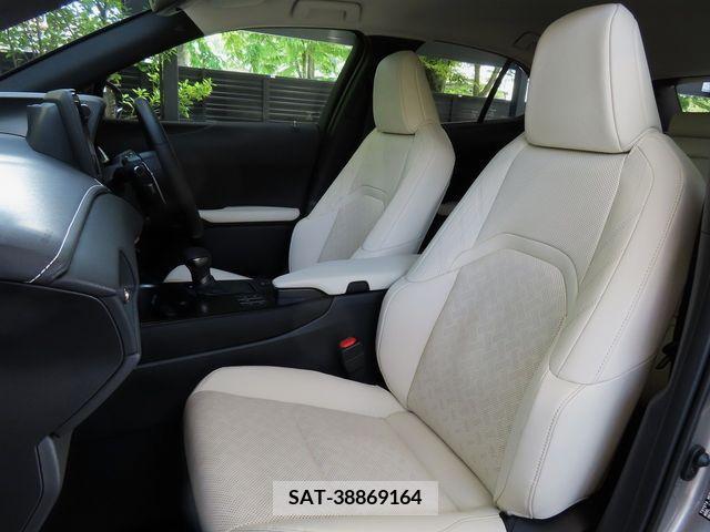 Lexus UX 2023-02 388150-22