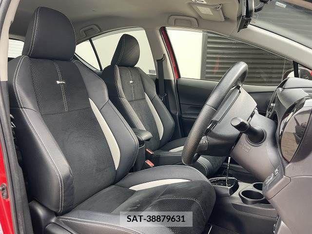 Toyota AQUA 2014-04 211926-9