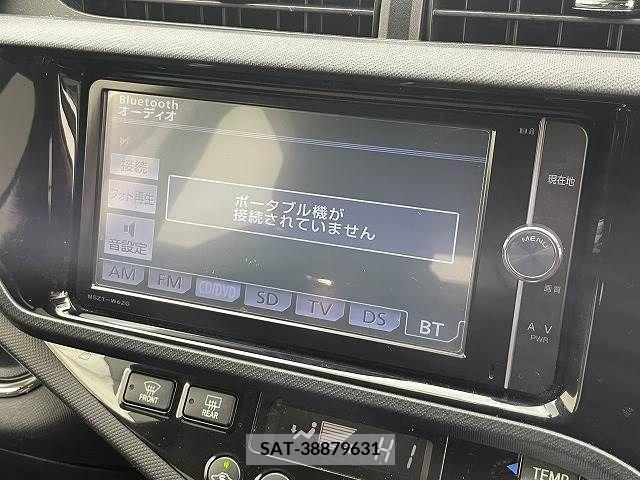 Toyota AQUA 2014-04 211926-3