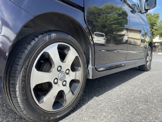 Nissan ROOX 2011-03 10085-3
