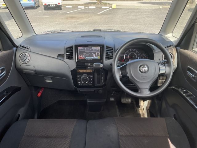 Nissan ROOX 2011-03 10085-4