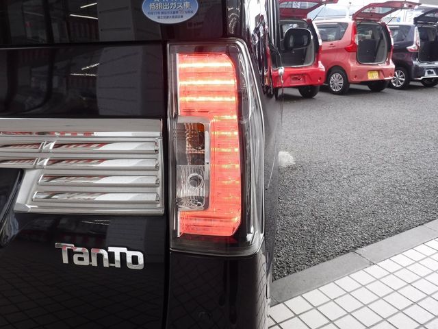 Daihatsu TANTO CUSTOM 2017-05 22563-4