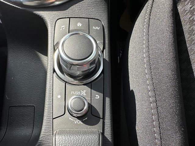 Mazda DEMIO 2018-02 1320-11