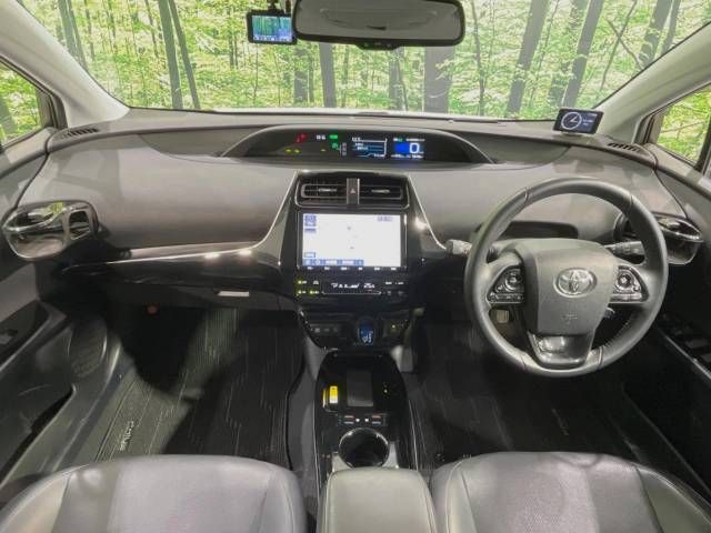 Toyota PRIUS 2019-08 181050-1