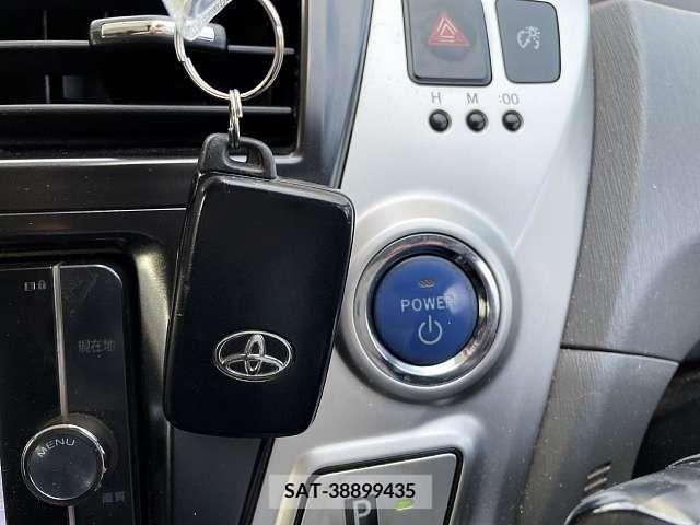 Toyota PRIUS ALPHA 2013-06 366775-5