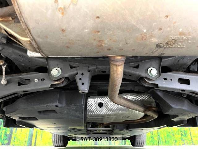 Toyota C-HR 2017-04 335982-19