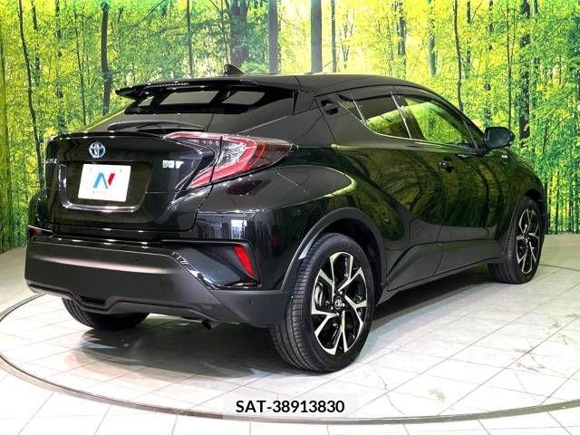 Toyota C-HR 2017-04 335982-17