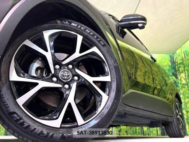 Toyota C-HR 2017-04 335982-13