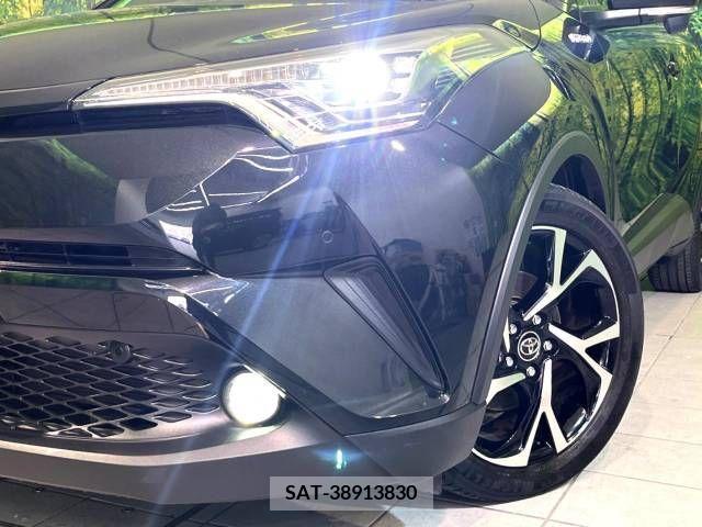 Toyota C-HR 2017-04 335982-12