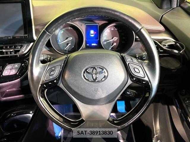 Toyota C-HR 2017-04 335982-11