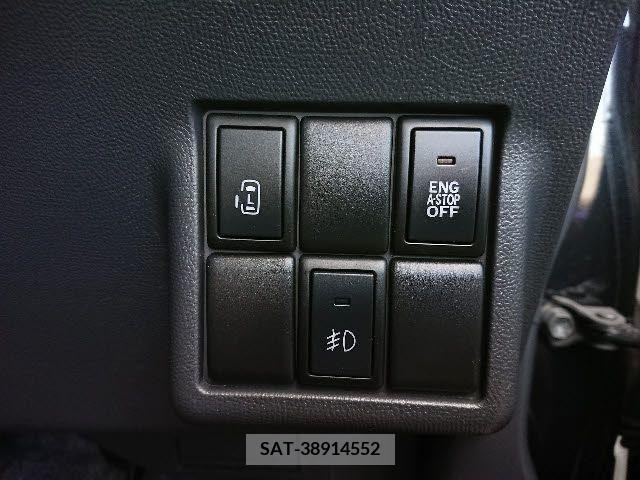 Nissan ROOX 2013-04 206699-11