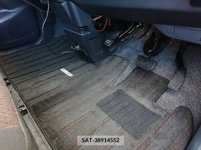 Nissan ROOX 2013-04 206699-17