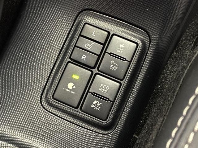 Toyota AQUA 2017-09 16030-11