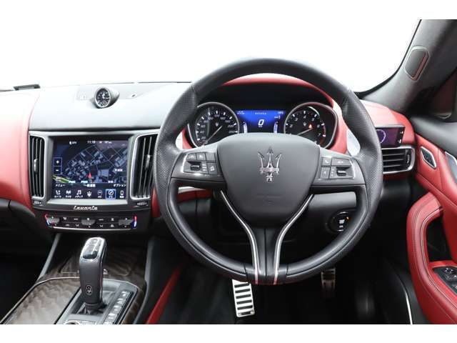 Maserati LEVANTE 2020-10 189730-11