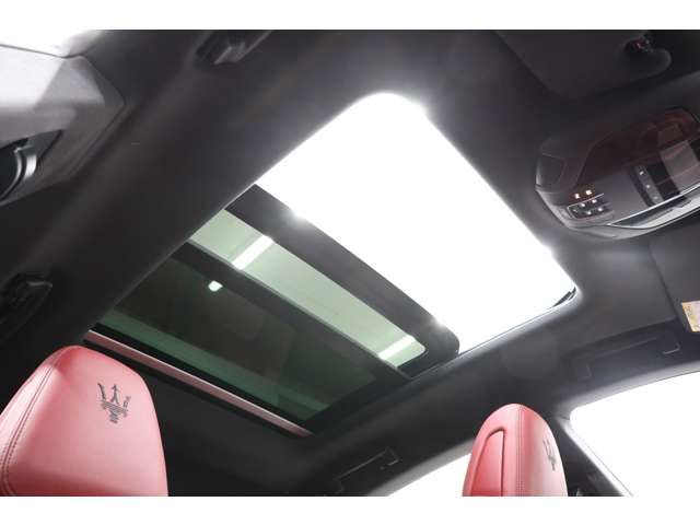 Maserati LEVANTE 2020-10 189730-6