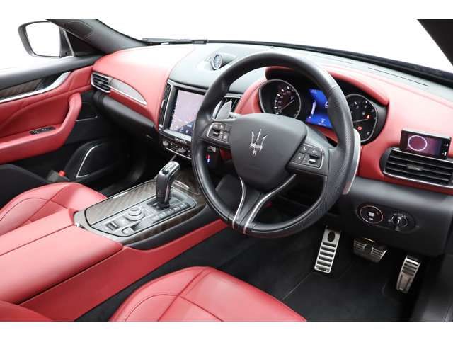 Maserati LEVANTE 2020-10 189730-3