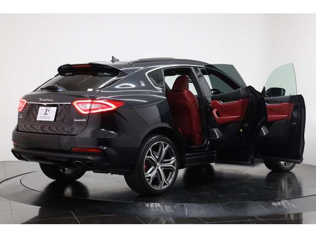 Maserati LEVANTE 2020-10 189730-19