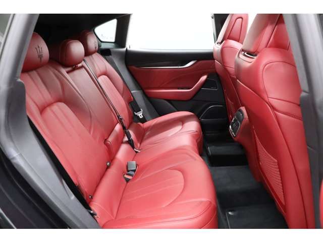 Maserati LEVANTE 2020-10 189730-15
