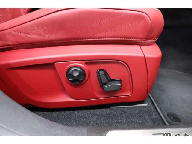 Maserati LEVANTE 2020-10 189730-8