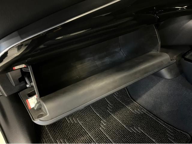Toyota PRIUS 2019-07 189471-18