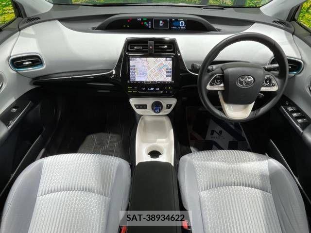 Toyota PRIUS 2016-08 393409-1