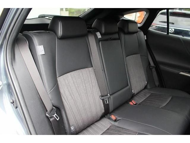 Toyota HARRIER HYBRID 2021-08 20573-12