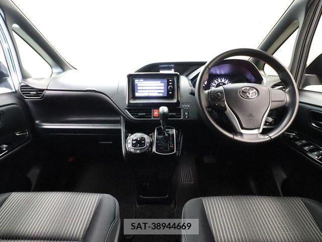 Toyota VOXY 2018-01 288996-2