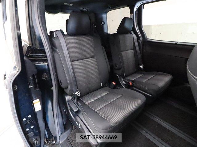 Toyota VOXY 2018-01 288996-4
