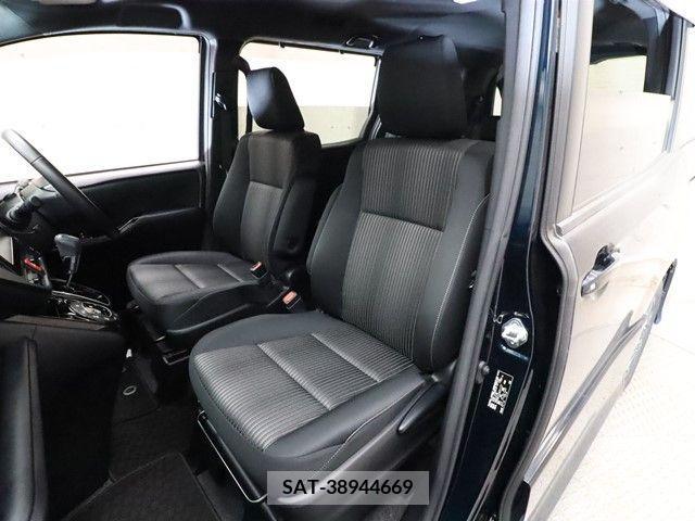 Toyota VOXY 2018-01 288996-5