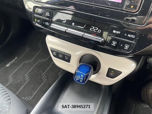 Toyota PRIUS 2016-08 322340-12