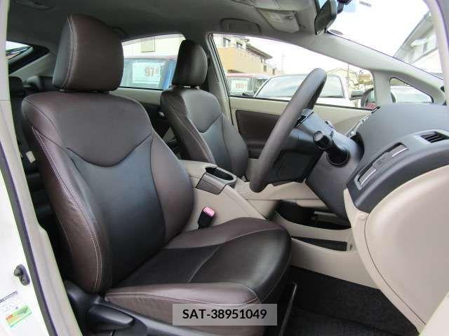 Toyota PRIUS 2012-11 211198-17